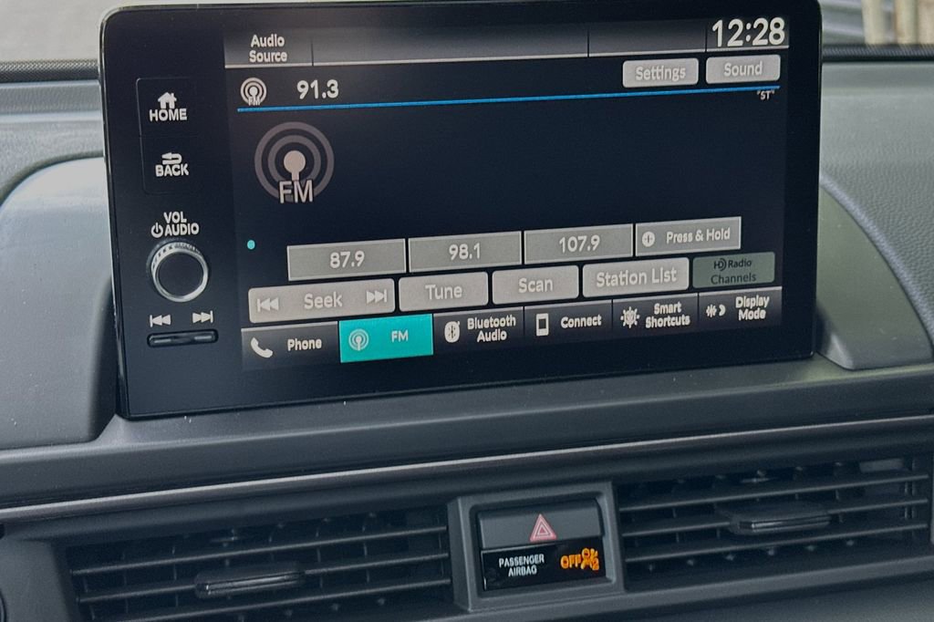 Used 2025 Honda Pilot TrailSport image 16