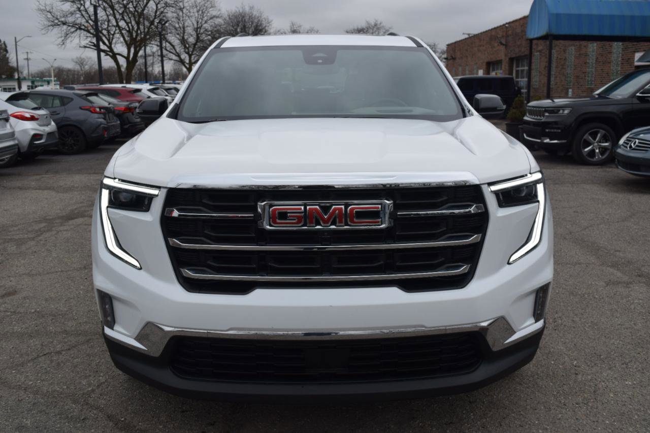 Used 2025 GMC Acadia Elevation w/ Elevation Premium Package image 3