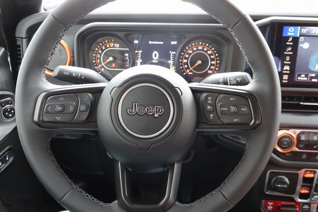 Used 2025 Jeep Gladiator Mojave w/ Convenience Group image 6