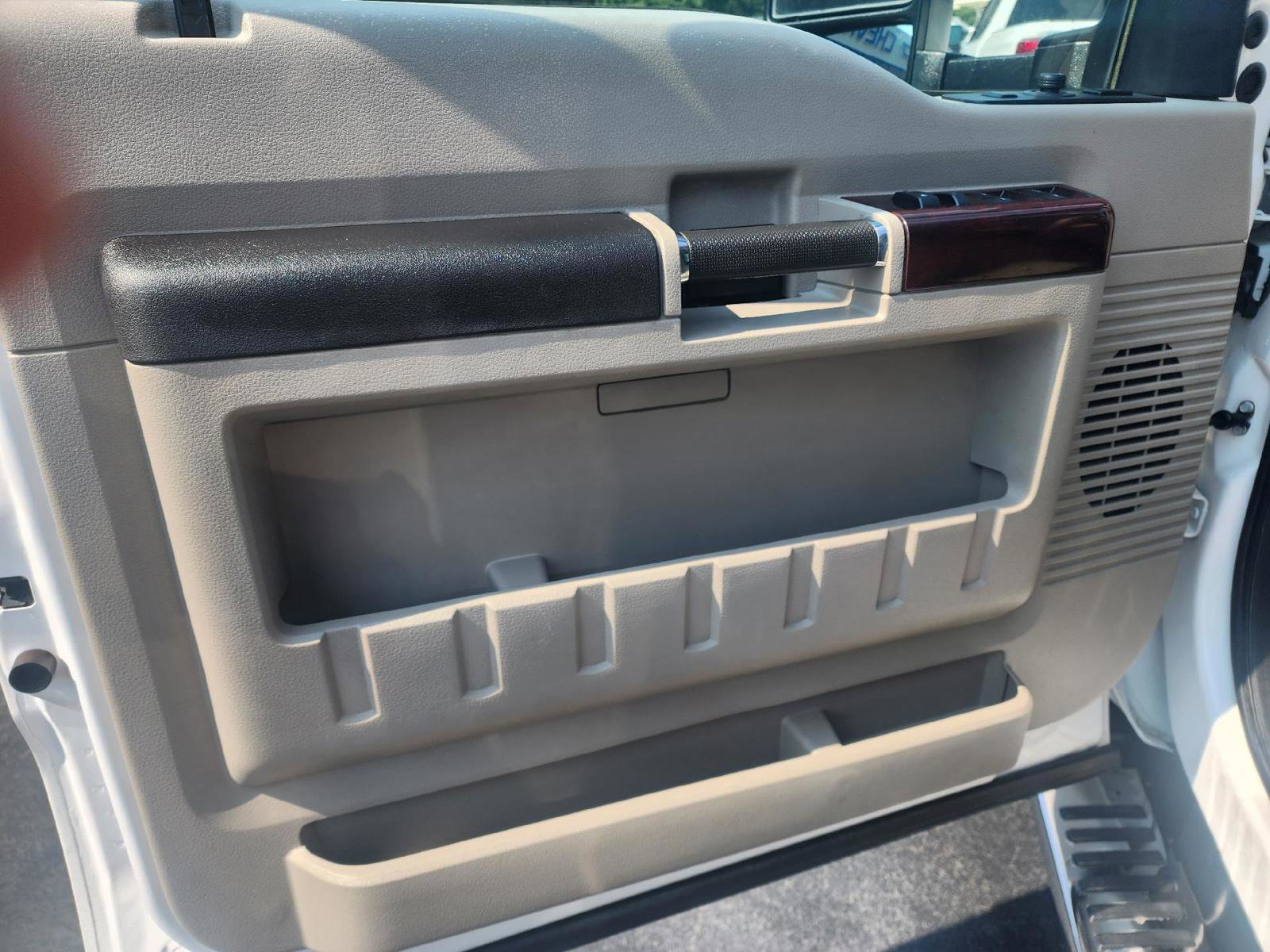 Used 2010 Ford F250 XL image 12