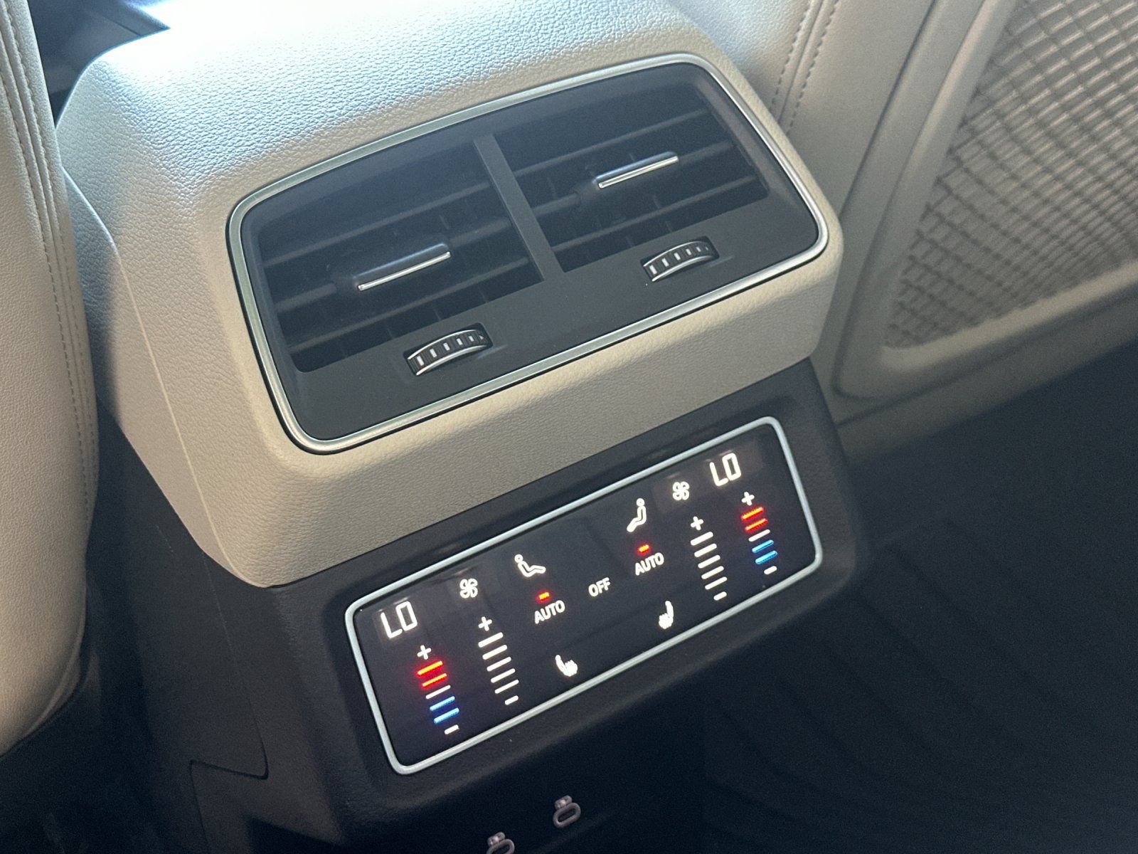 Used 2024 Audi Q8 e-tron Premium Plus w/ Premium Plus Package AWD/4WD image 13