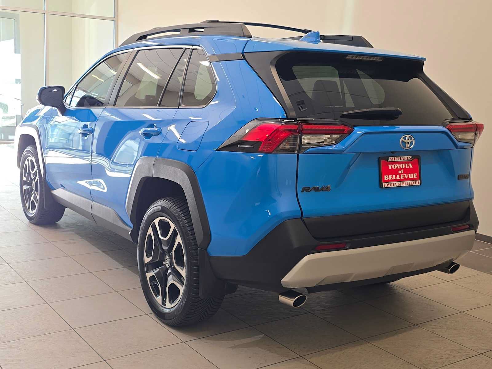 Used 2019 Toyota RAV4 Adventure w/ All Weather Liner Package AWD/4WD image 4