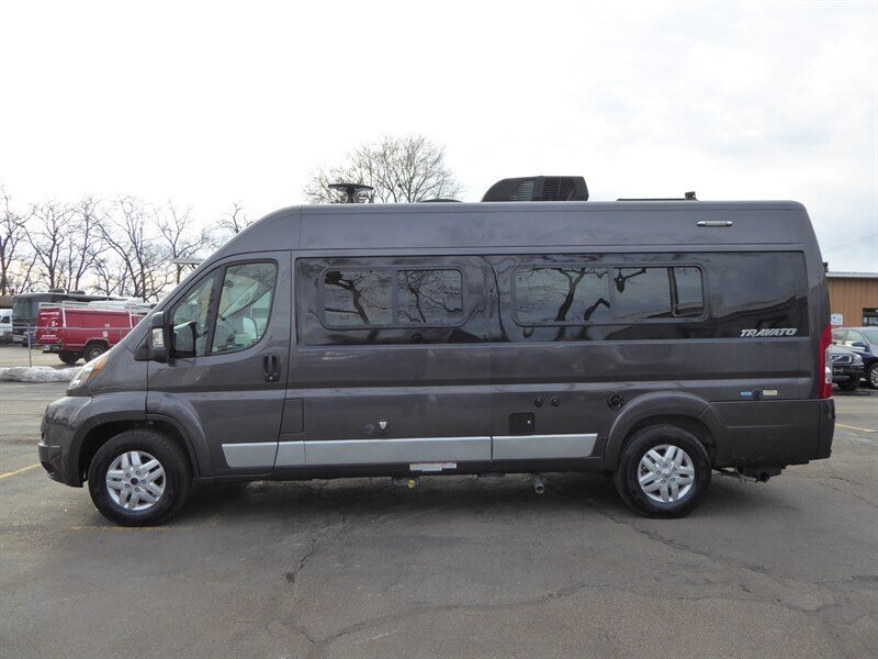 Used 2017 RAM ProMaster 3500 w/ Premium Appearance Group FWD image 4