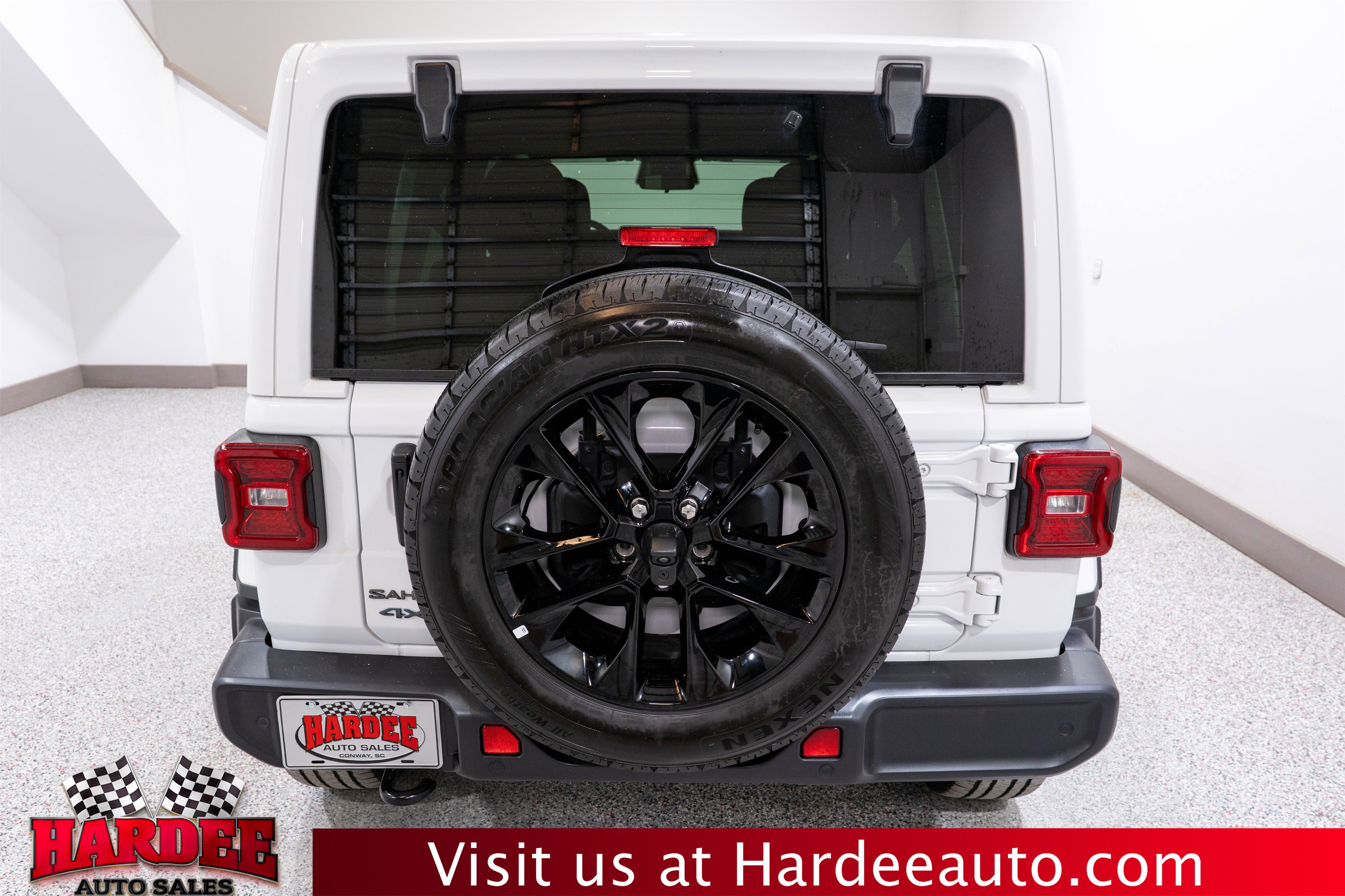 Used 2025 Jeep Wrangler Sahara w/ Safety Group image 4