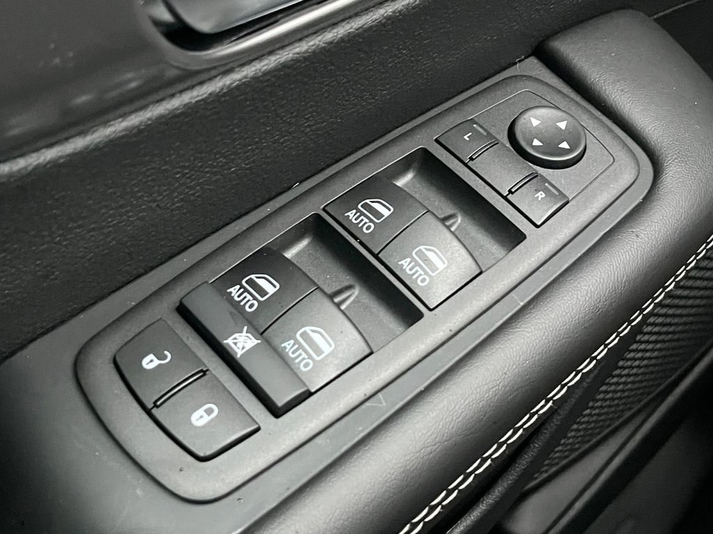 New 2026 Chrysler Pacifica Select image 7