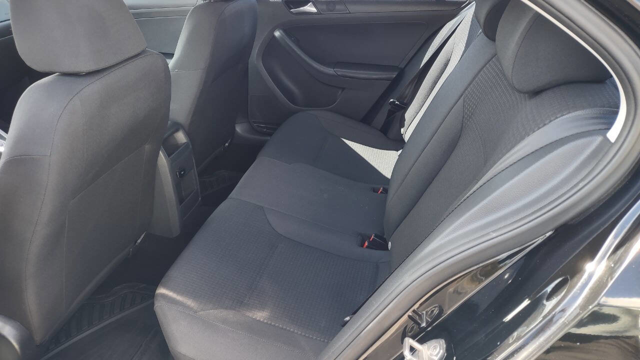 Used 2015 Volkswagen Jetta S image 25