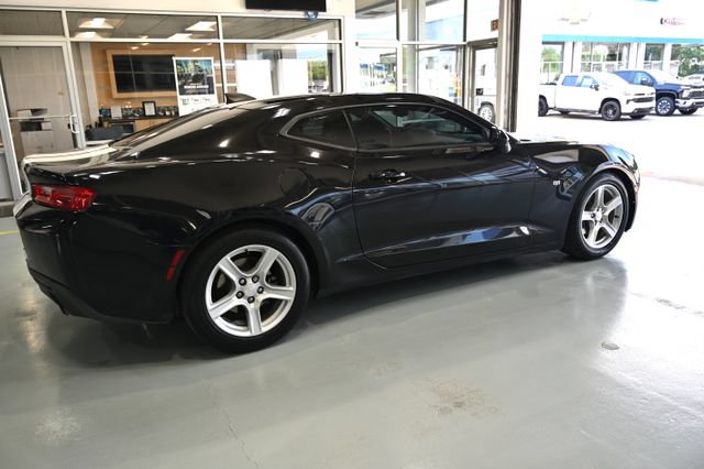 Used 2016 Chevrolet Camaro LT RWD image 6