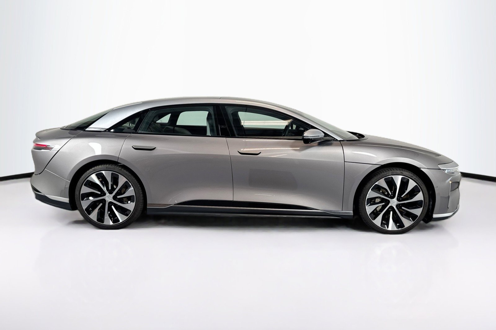 Used 2022 Lucid Air Grand Touring image 4