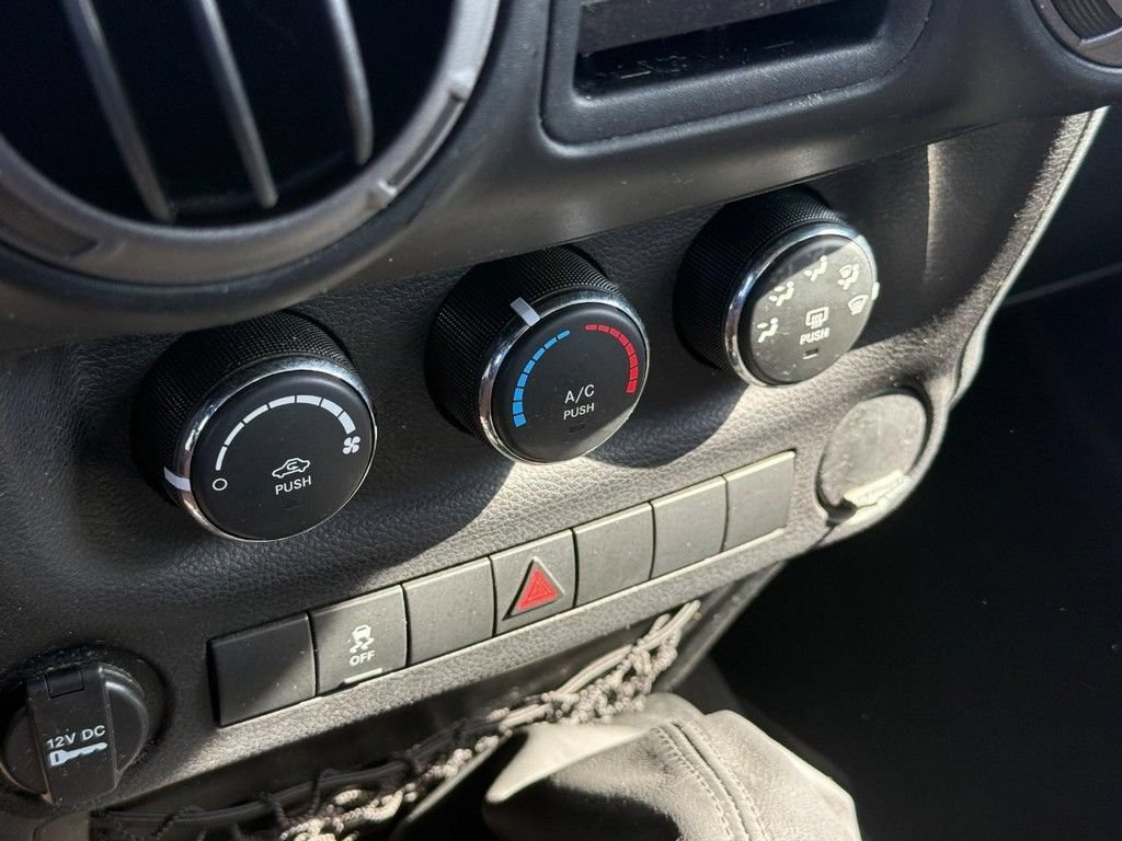 Used 2013 Jeep Wrangler Sport AWD/4WD image 13