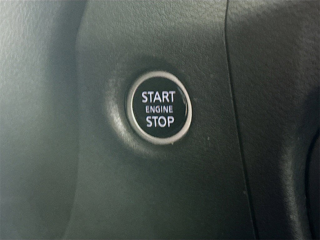 Used 2024 Nissan Frontier SV w/ SV Convenience Package image 27