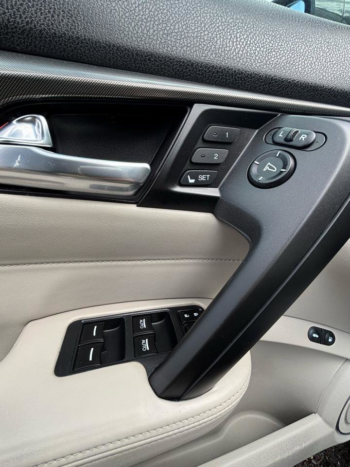Used 2013 Acura TL w/ Technology Package FWD image 9