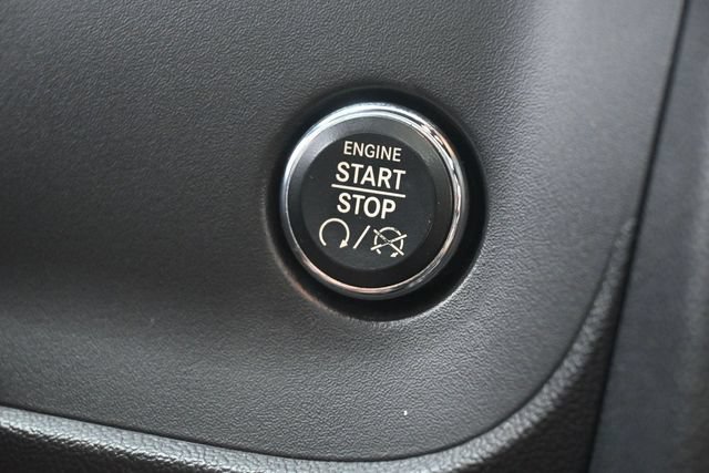 Used 2013 Dodge Challenger SXT RWD image 22