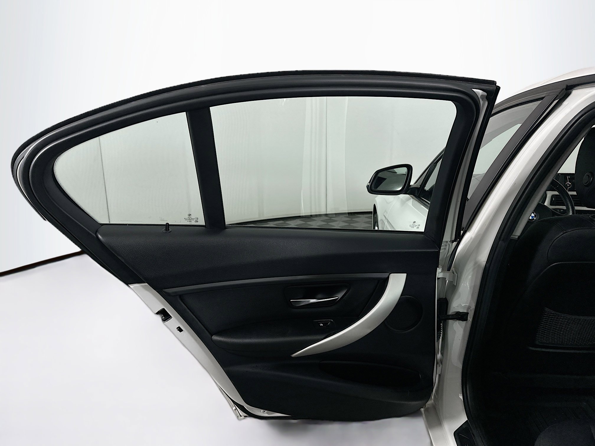 Used 2013 BMW 320i Sedan RWD image 24
