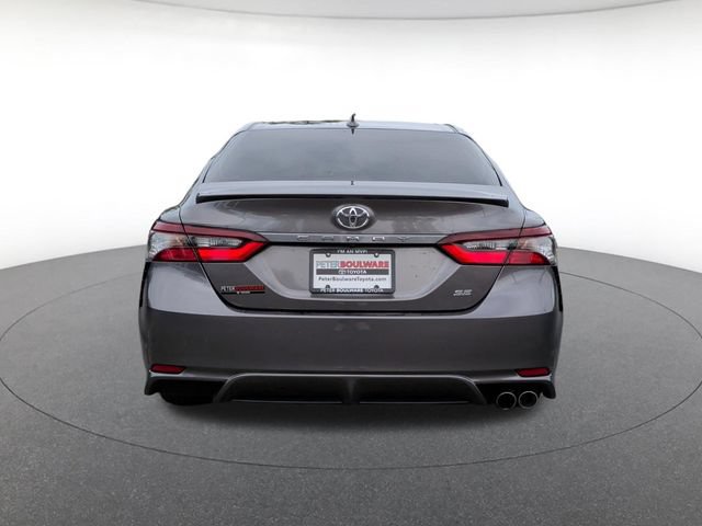 Used 2022 Toyota Camry SE FWD image 4