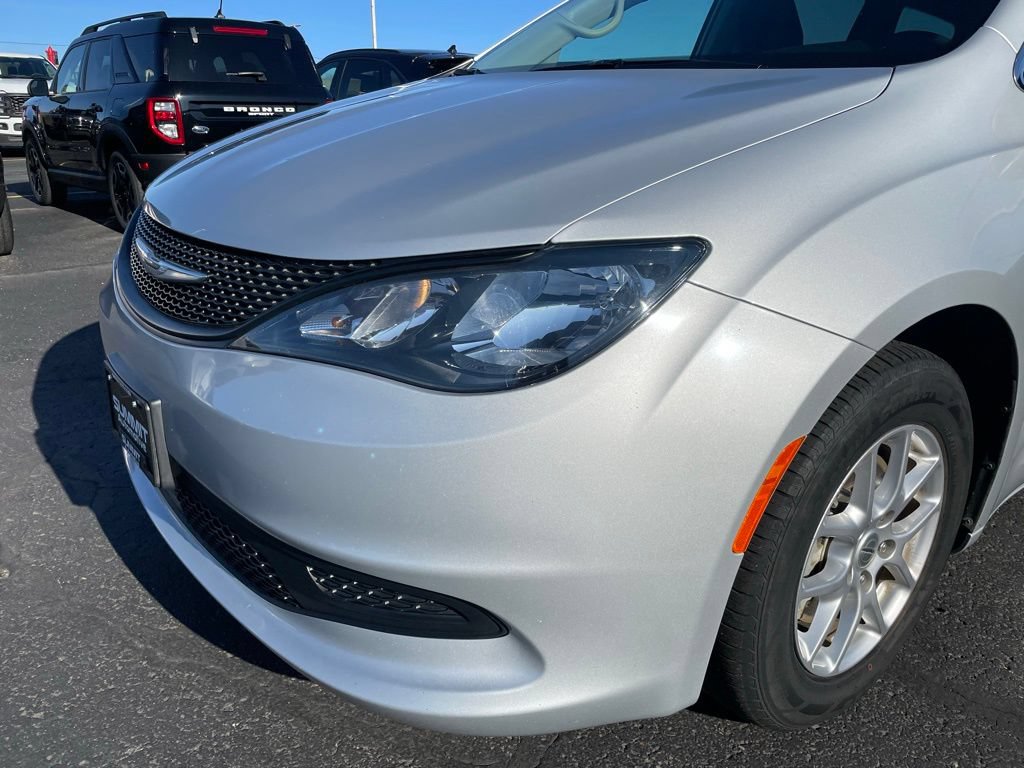 Used 2024 Chrysler Voyager LX FWD image 36