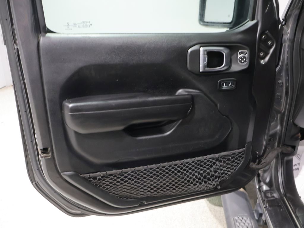 Used 2021 Jeep Gladiator Mojave AWD/4WD image 13