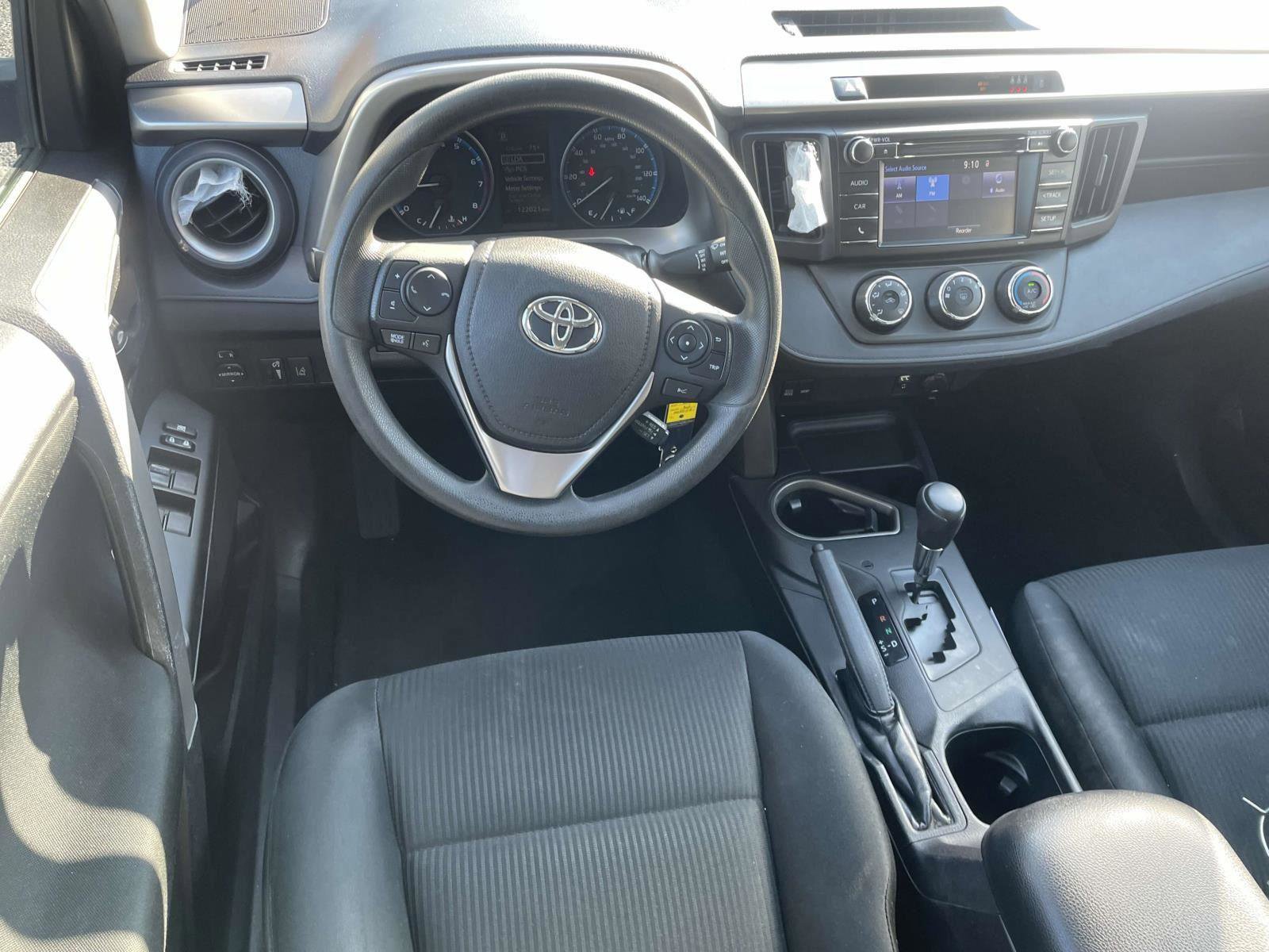 Used 2017 Toyota RAV4 LE image 10