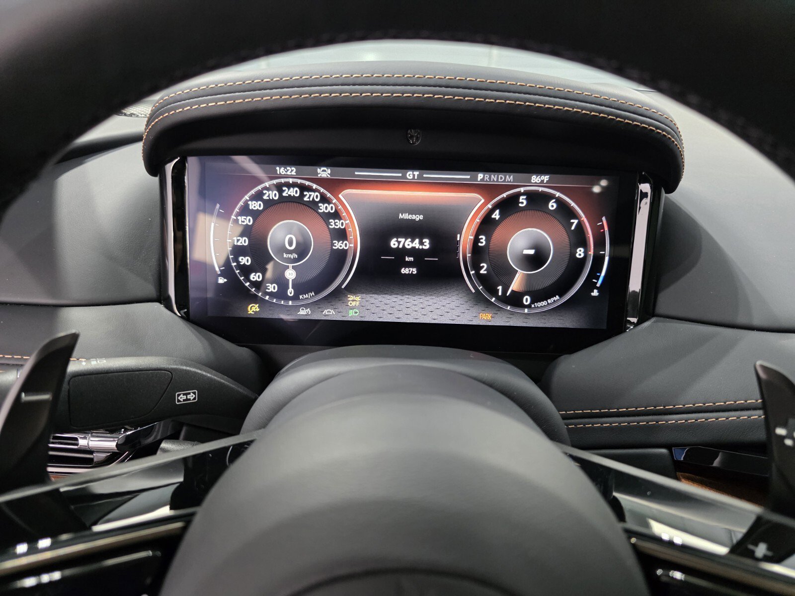 Used 2025 Aston Martin DB12 Coupe image 6