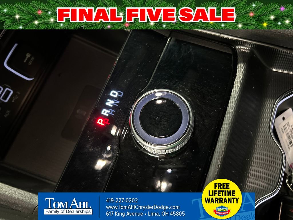 New 2025 Jeep Grand Cherokee L Laredo image 18