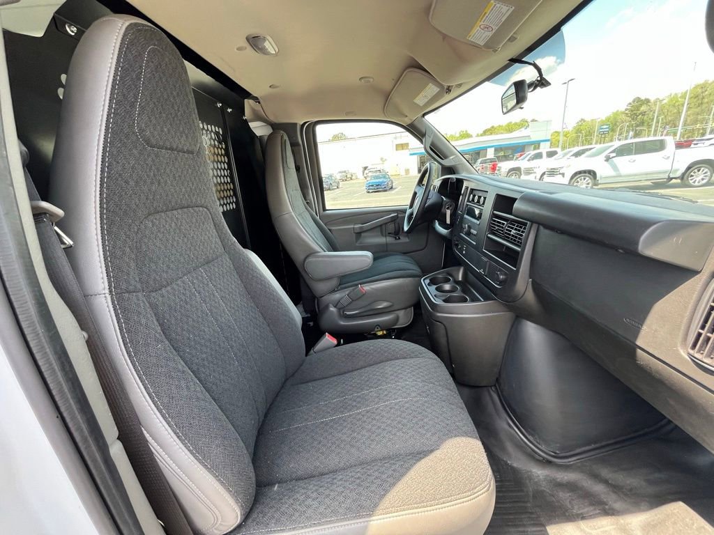 Used 2024 GMC Savana 2500 w/ Driver Convenience Package RWD image 16