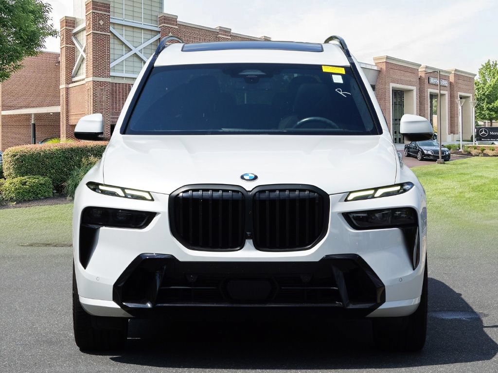 Used 2023 BMW X7 xDrive40i w/ Executive Package AWD/4WD image 2