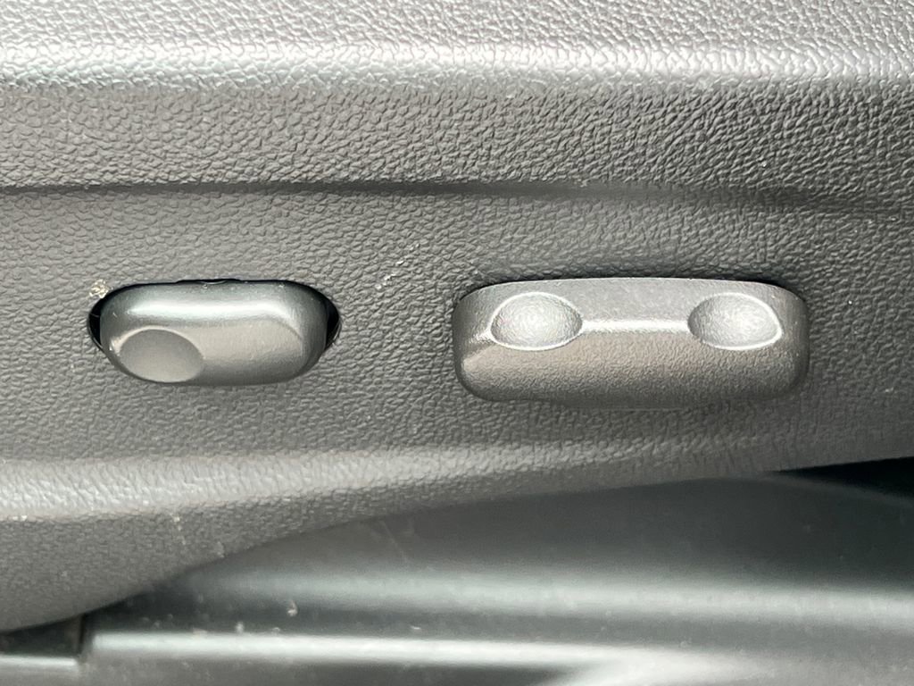 Used 2021 Buick Encore Preferred image 11