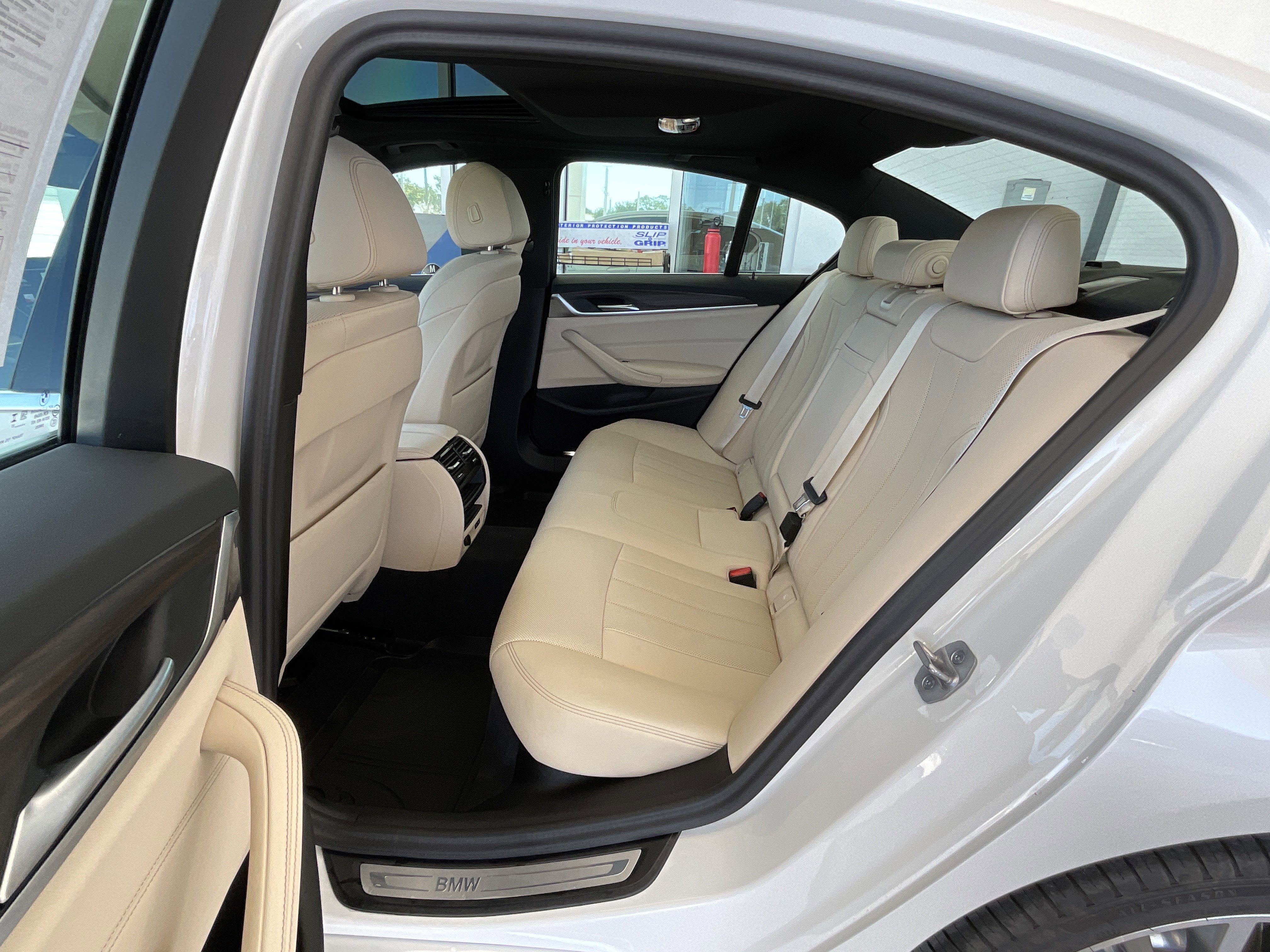 Certified 2023 BMW 530i w/ Convenience Package image 25