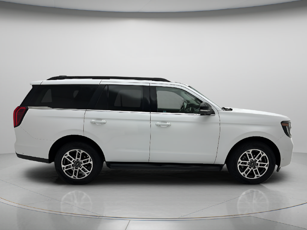 Used 2025 Ford Expedition Active AWD/4WD image 4