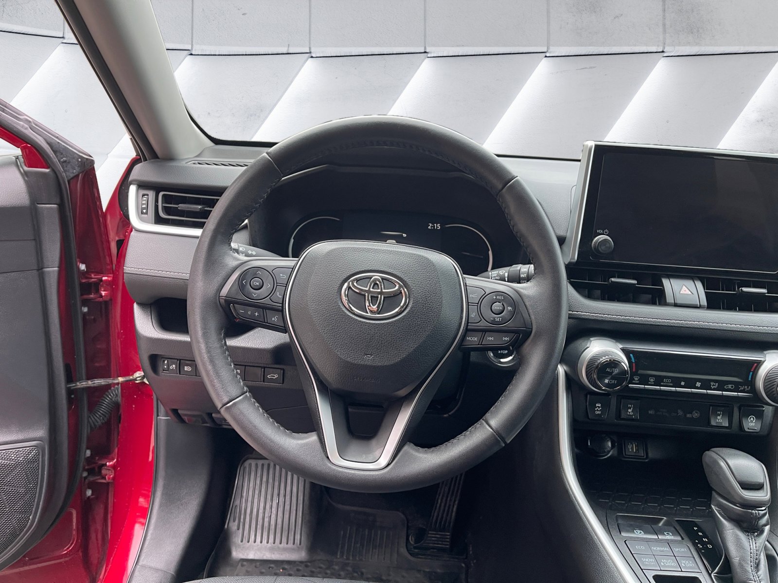 Used 2023 Toyota RAV4 XLE w/ Convenience Package image 13
