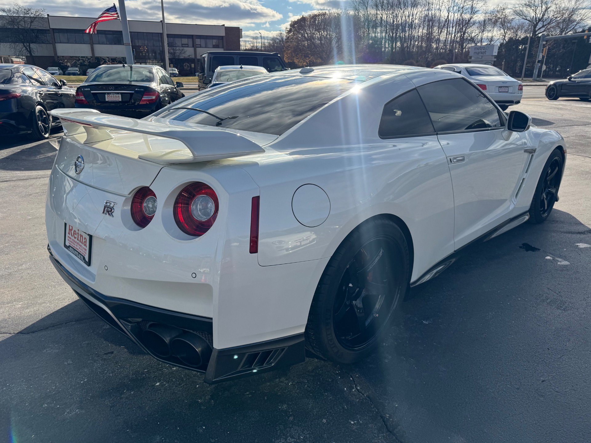 Used 2019 Nissan GT-R Premium image 10