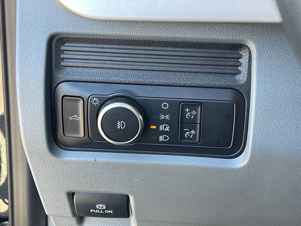 Used 2025 Ford F250 XLT w/ Snow Plow Prep Package image 12