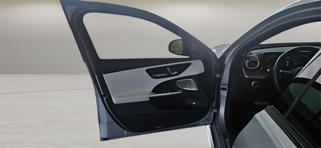 Used 2022 Mercedes-Benz C 300 Sedan image 12