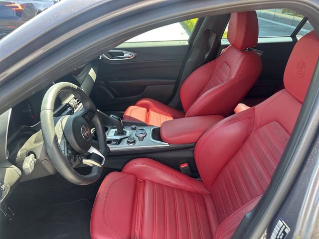 Used 2024 Alfa Romeo Giulia Ti w/ Performance Driving Package RWD image 9