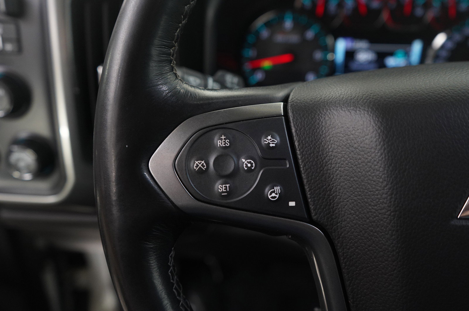 Used 2018 Chevrolet Silverado 1500 LTZ Z71 w/ LTZ Plus Package image 17