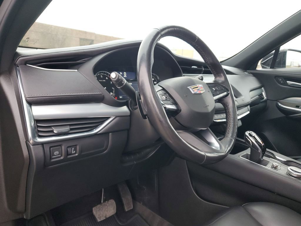 Used 2021 Cadillac XT4 Premium Luxury w/ Cold Weather Package image 11