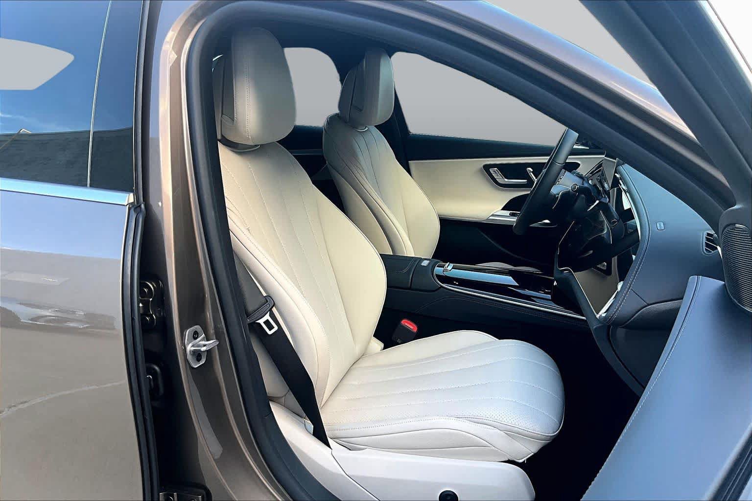 Used 2025 Mercedes-Benz E 350 Sedan image 9