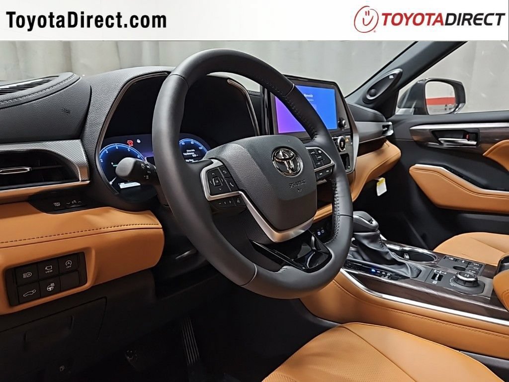 New 2026 Toyota Highlander Platinum AWD/4WD image 13