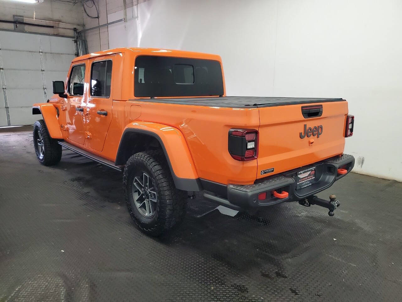 Used 2025 Jeep Gladiator Mojave image 5