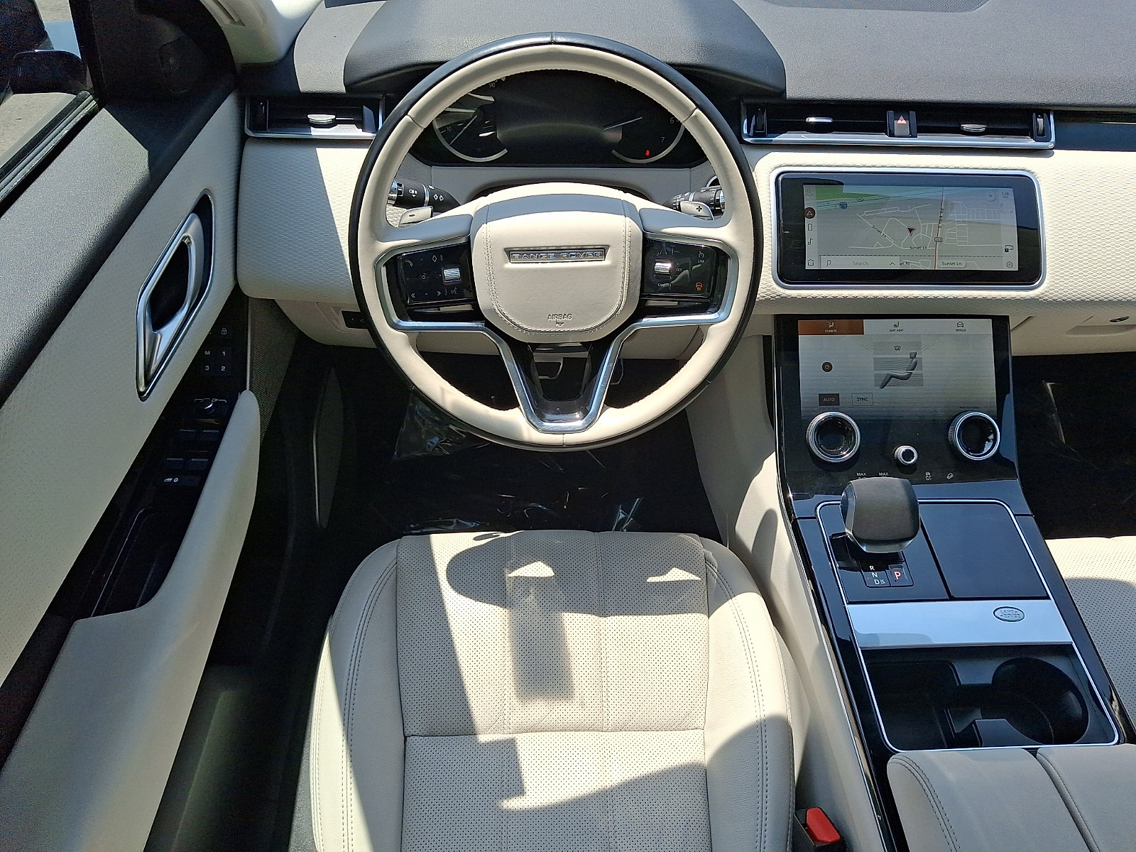 Used 2022 Land Rover Range Rover Velar R-Dynamic S AWD/4WD image 4