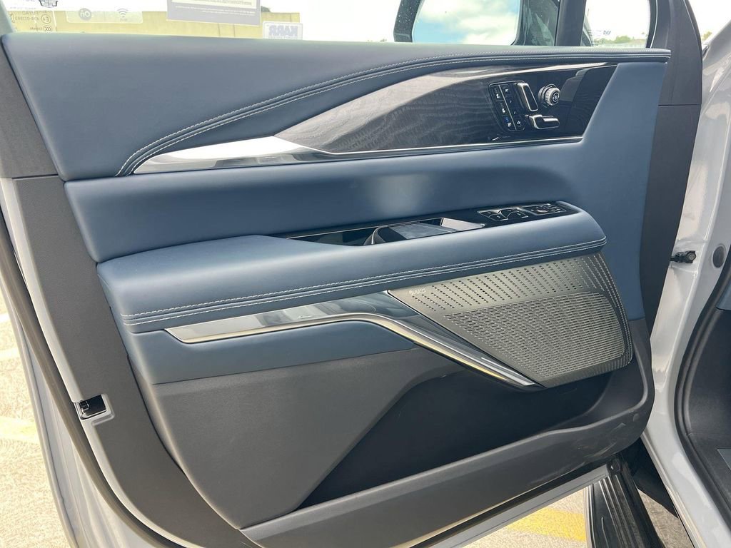 New 2026 Cadillac Escalade IQ Luxury 2 image 10