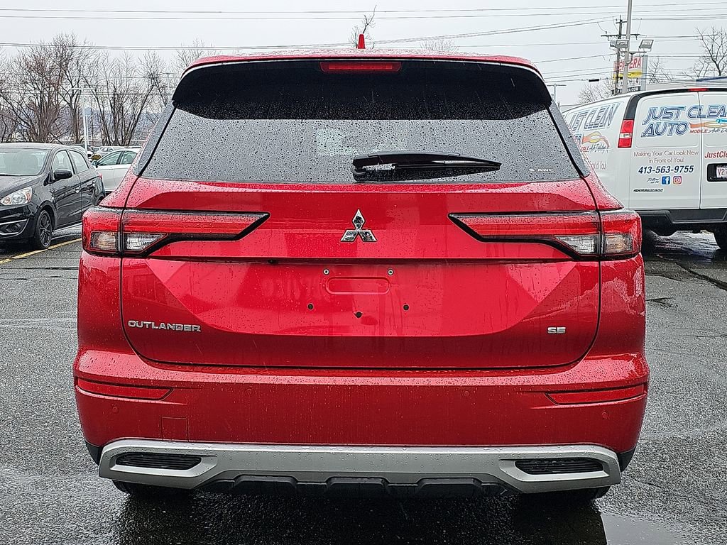 Used 2024 Mitsubishi Outlander SE image 5