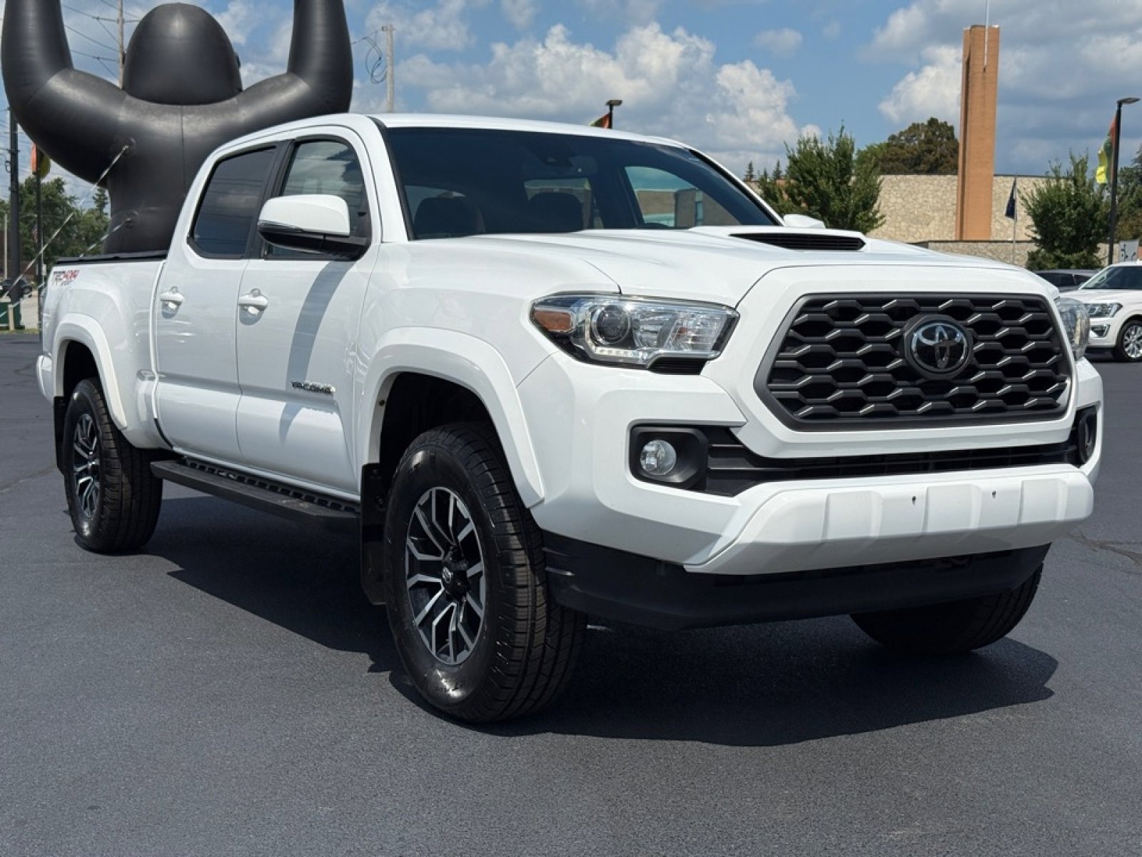 Used 2020 Toyota Tacoma 4x4 Double Cab image 2