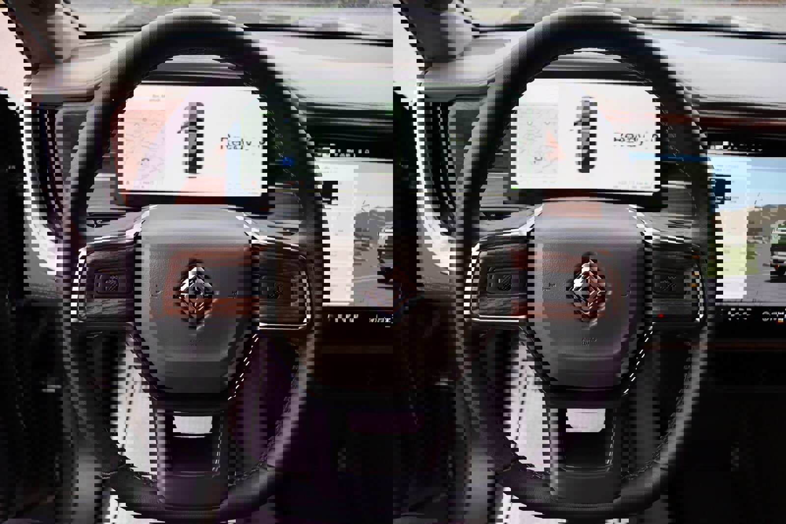 Used 2023 Rivian R1S Adventure image 28