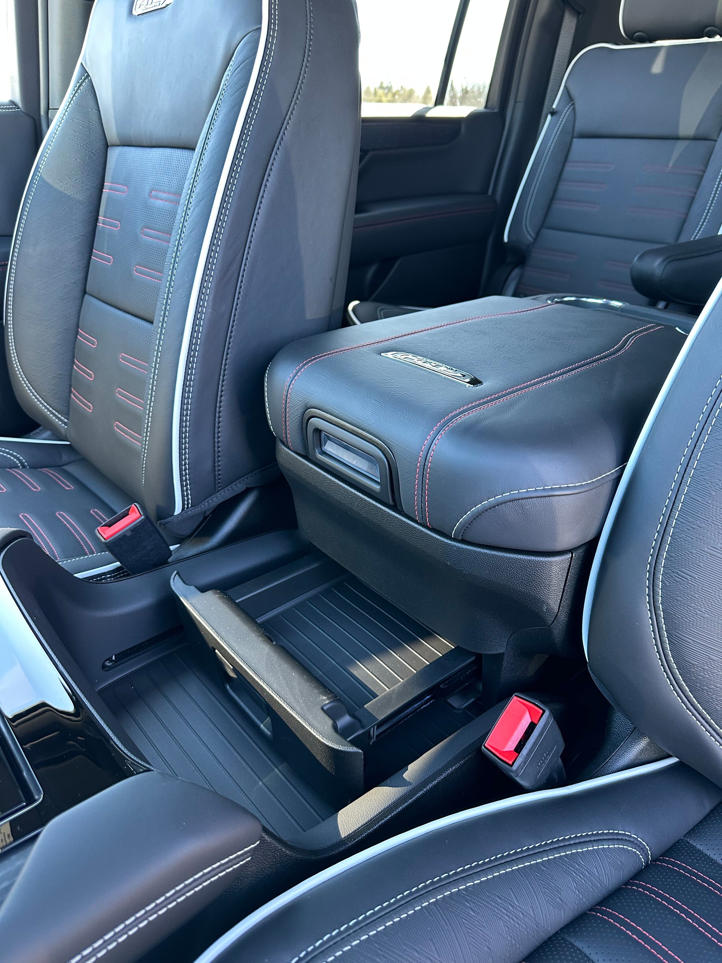 New 2026 GMC Yukon XL AT4 Ultimate AWD/4WD image 23