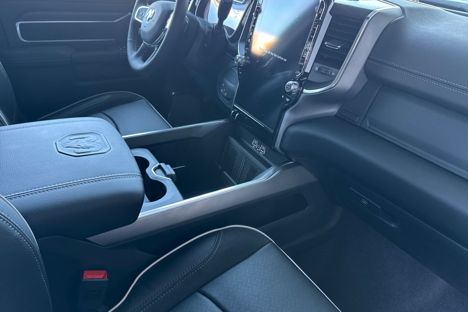 New 2026 RAM 2500 Laramie AWD/4WD image 14