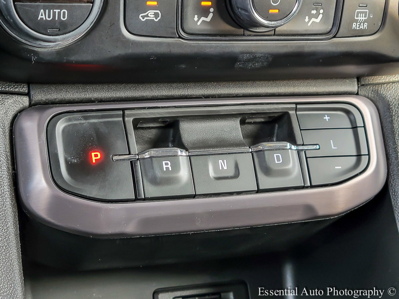 Used 2023 GMC Acadia AT4 w/ Technology Package image 24