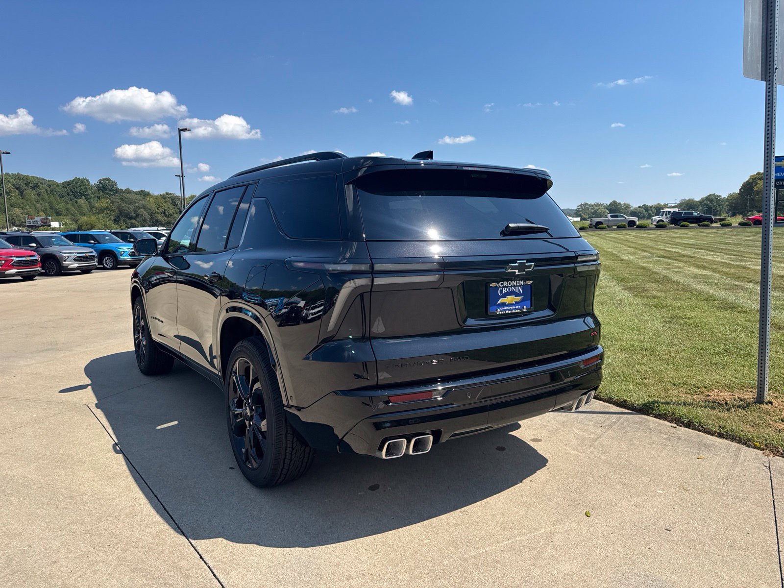 New 2027 Chevrolet Traverse RS w/ LPO, Floor Liner Package AWD/4WD image 6
