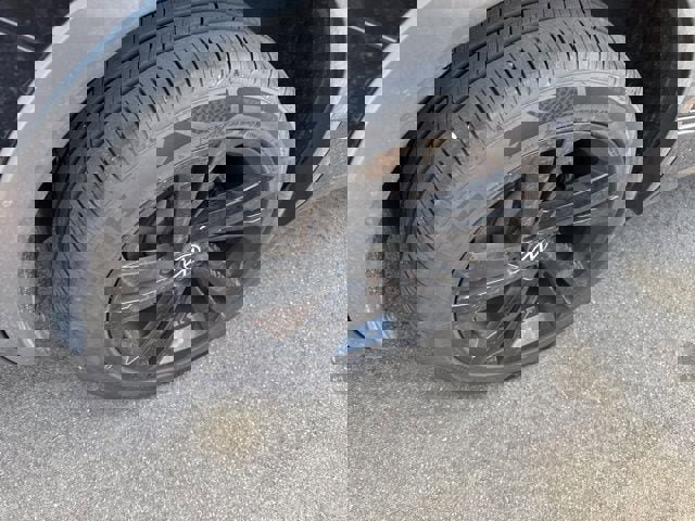 Certified 2023 Volkswagen Tiguan SE R-Line image 10