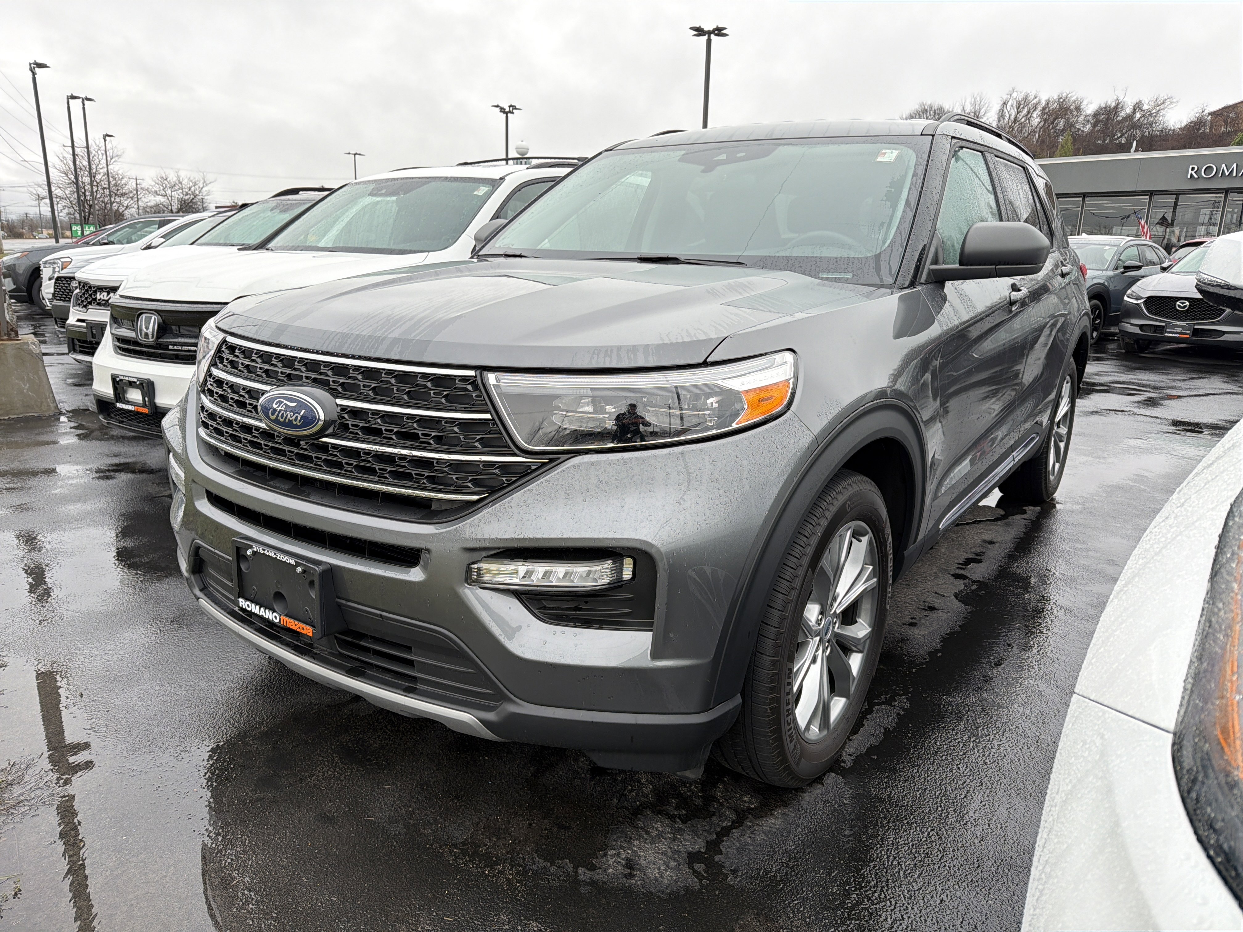 Used 2023 Ford Explorer XLT w/ Equipment Group 202A image 4