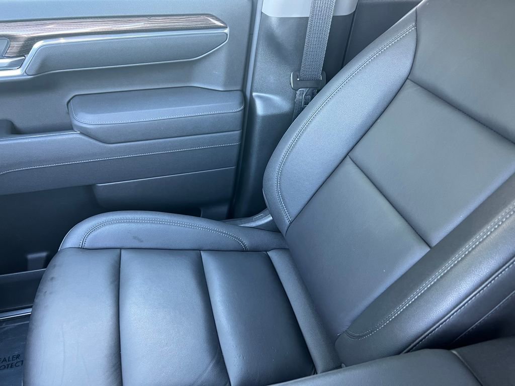 Used 2025 Chevrolet Silverado 1500 LT Trail Boss w/ LT Trail Boss Premium Package AWD/4WD image 39